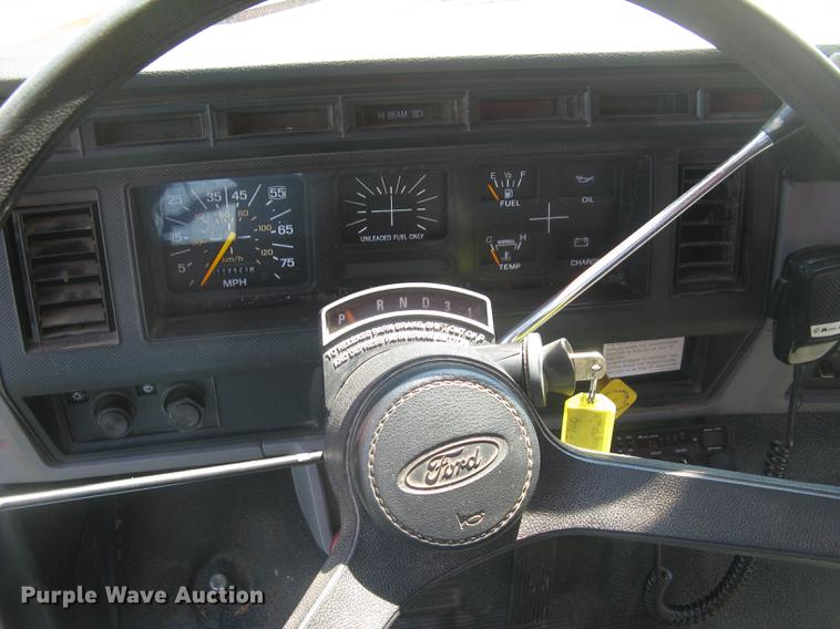 image for item DC1250 1998 Ford F700 grain truck