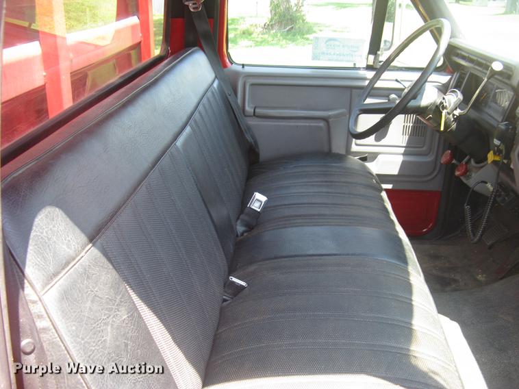 image for item DC1250 1998 Ford F700 grain truck