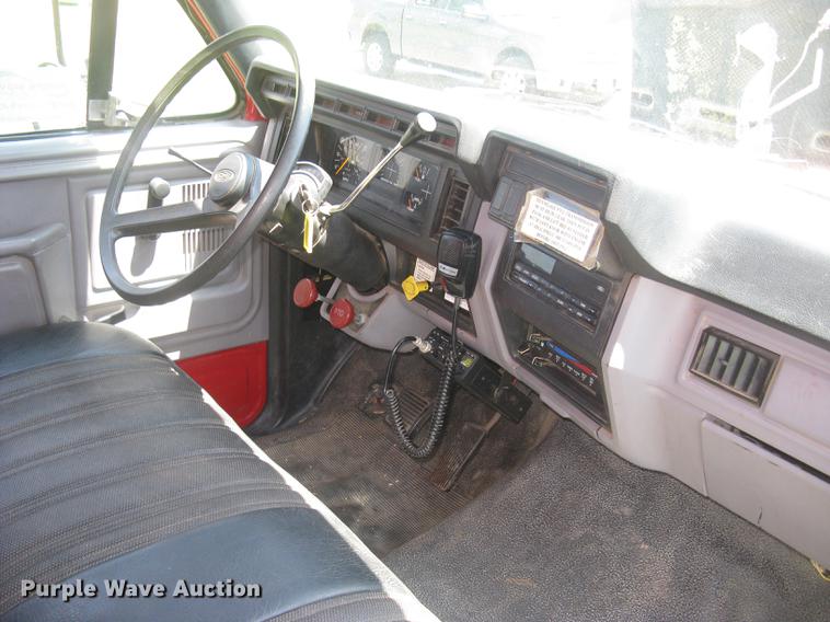 image for item DC1250 1998 Ford F700 grain truck