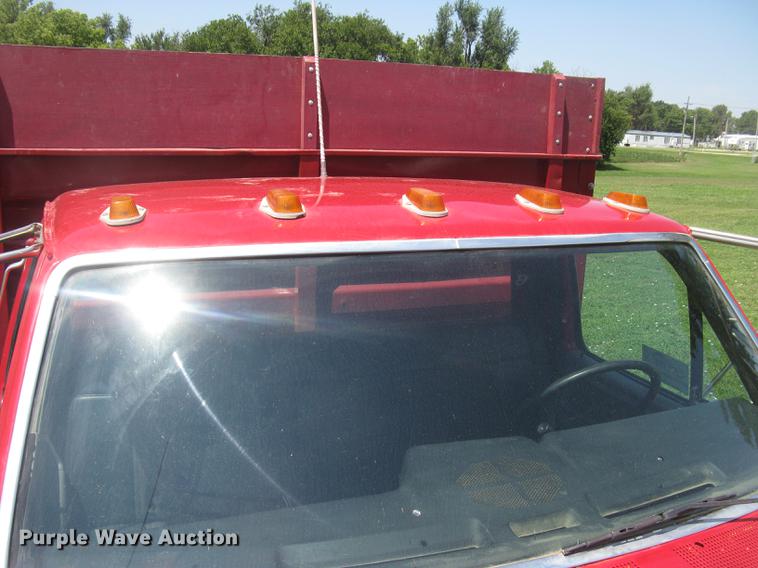 image for item DC1250 1998 Ford F700 grain truck
