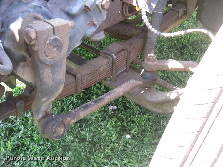 image for item DC1250 1998 Ford F700 grain truck