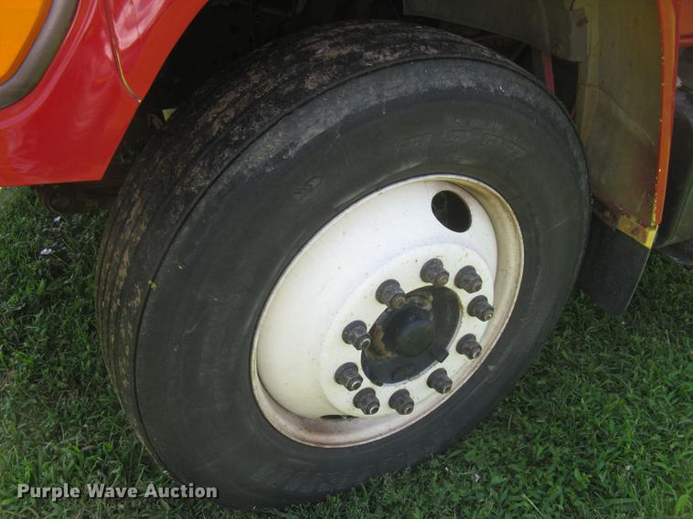 image for item DC1250 1998 Ford F700 grain truck