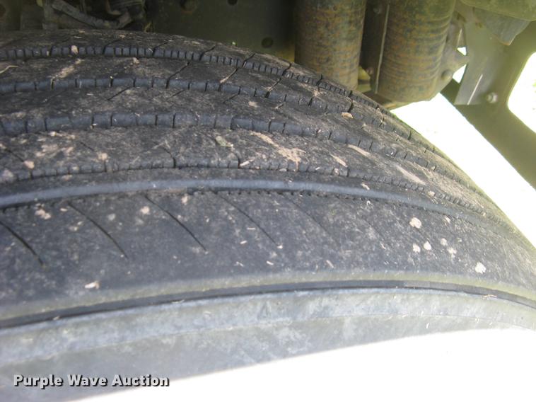 image for item DC1250 1998 Ford F700 grain truck