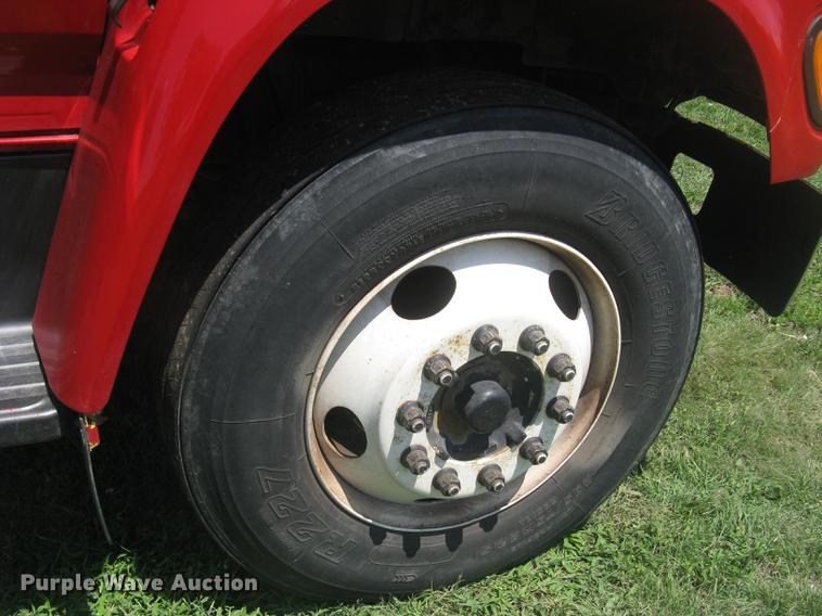 image for item DC1250 1998 Ford F700 grain truck