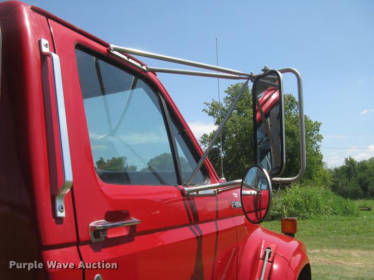 image for item DC1250 1998 Ford F700 grain truck