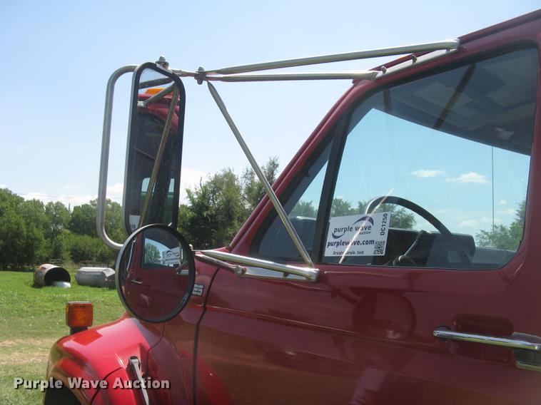 image for item DC1250 1998 Ford F700 grain truck