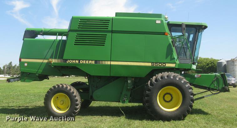 image for item DC1251 1995 John Deere 9500 combine