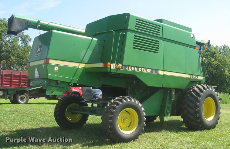 image for item DC1251 1995 John Deere 9500 combine