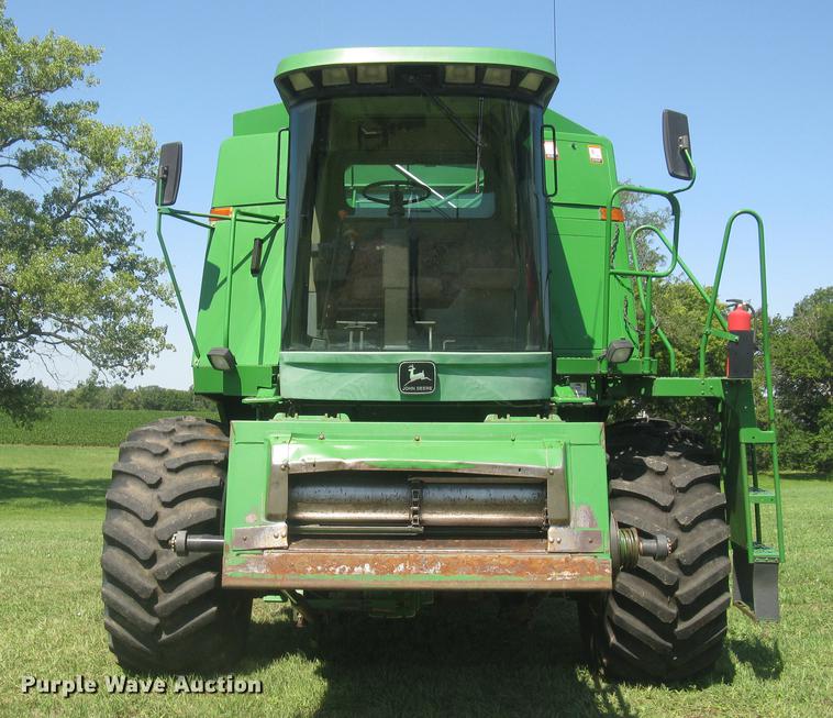 image for item DC1251 1995 John Deere 9500 combine