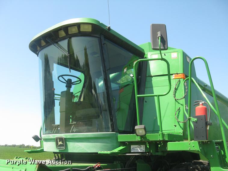 image for item DC1251 1995 John Deere 9500 combine