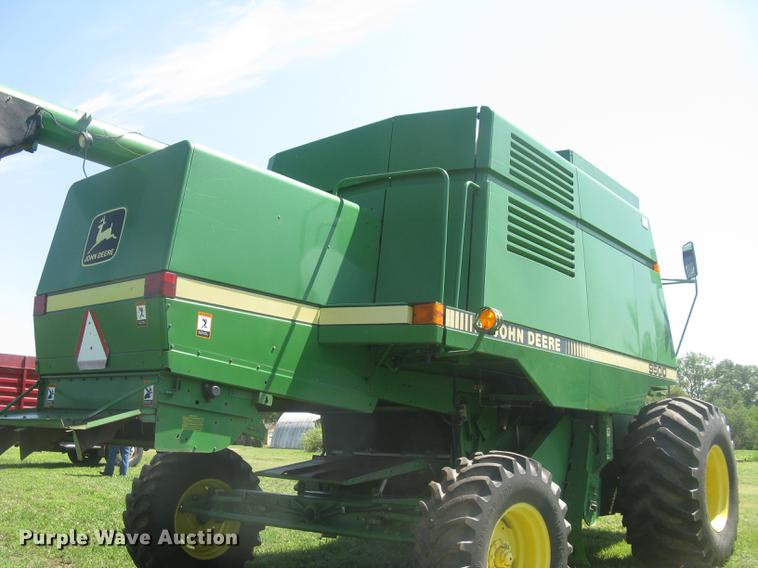 image for item DC1251 1995 John Deere 9500 combine