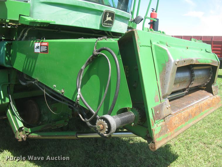 image for item DC1251 1995 John Deere 9500 combine