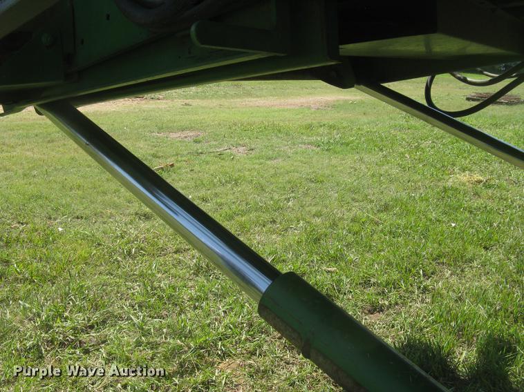 image for item DC1251 1995 John Deere 9500 combine