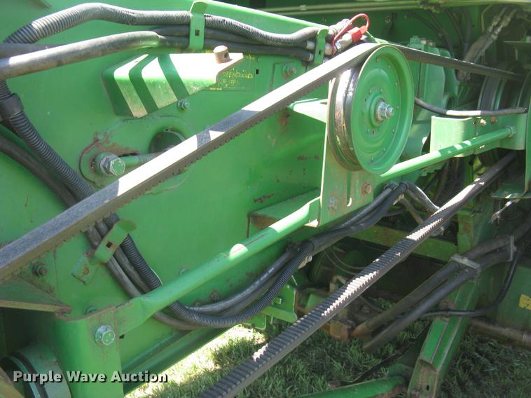 image for item DC1251 1995 John Deere 9500 combine