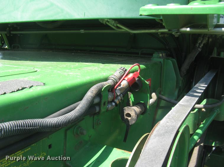 image for item DC1251 1995 John Deere 9500 combine