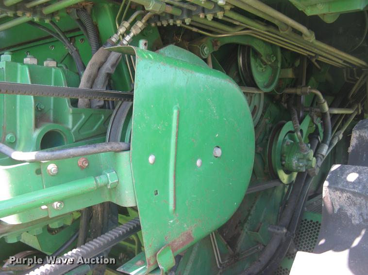 image for item DC1251 1995 John Deere 9500 combine