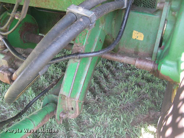 image for item DC1251 1995 John Deere 9500 combine