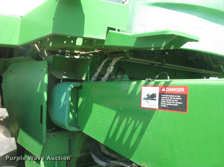 image for item DC1251 1995 John Deere 9500 combine