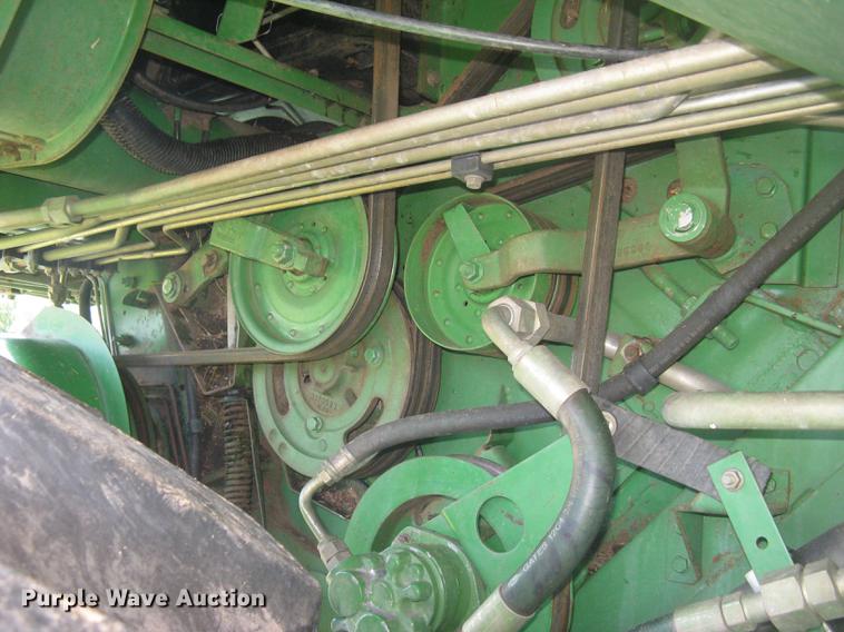 image for item DC1251 1995 John Deere 9500 combine