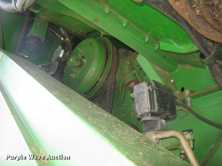 image for item DC1251 1995 John Deere 9500 combine