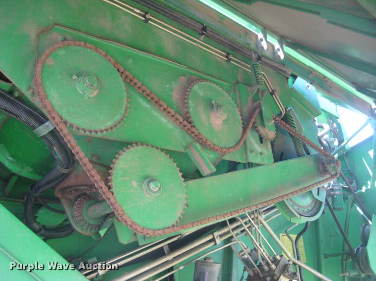 image for item DC1251 1995 John Deere 9500 combine