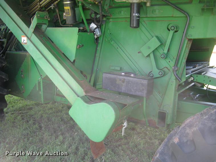 image for item DC1251 1995 John Deere 9500 combine