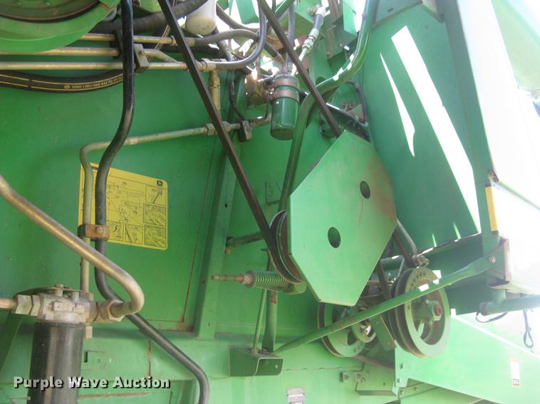 image for item DC1251 1995 John Deere 9500 combine