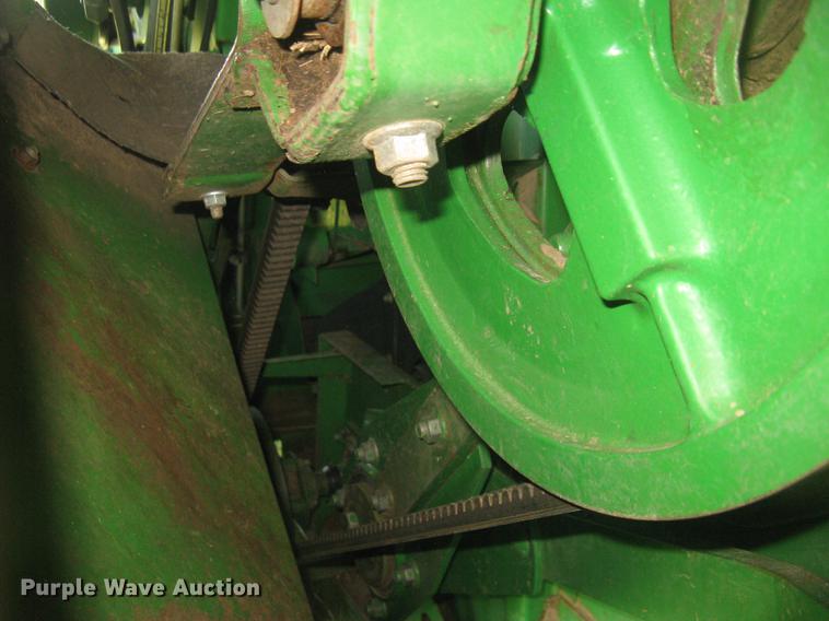 image for item DC1251 1995 John Deere 9500 combine