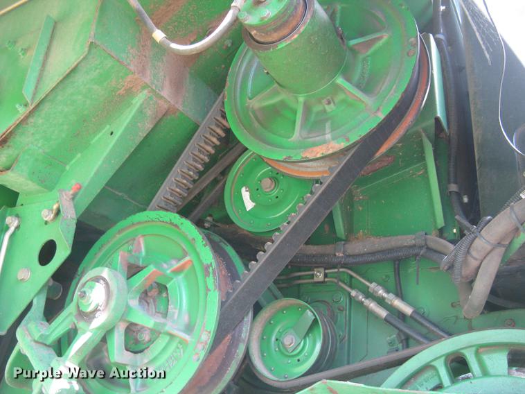 image for item DC1251 1995 John Deere 9500 combine