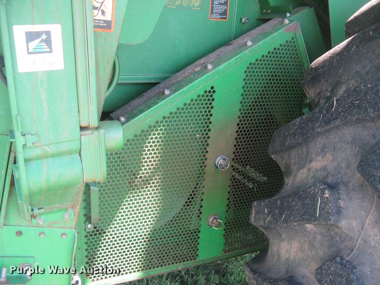 image for item DC1251 1995 John Deere 9500 combine
