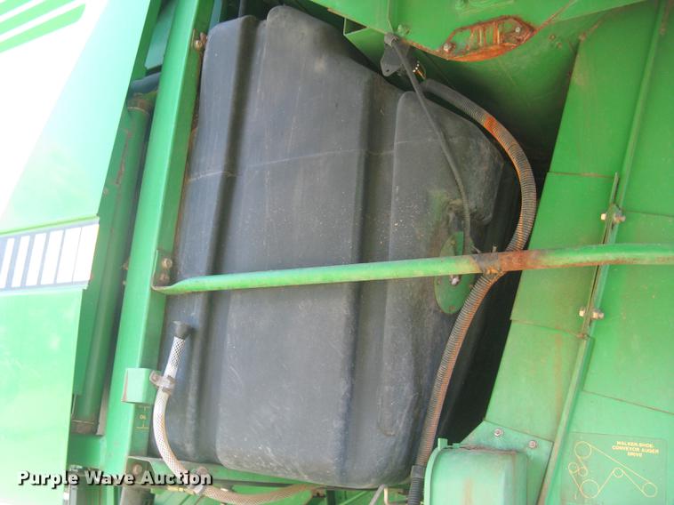 image for item DC1251 1995 John Deere 9500 combine