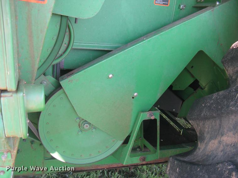 image for item DC1251 1995 John Deere 9500 combine