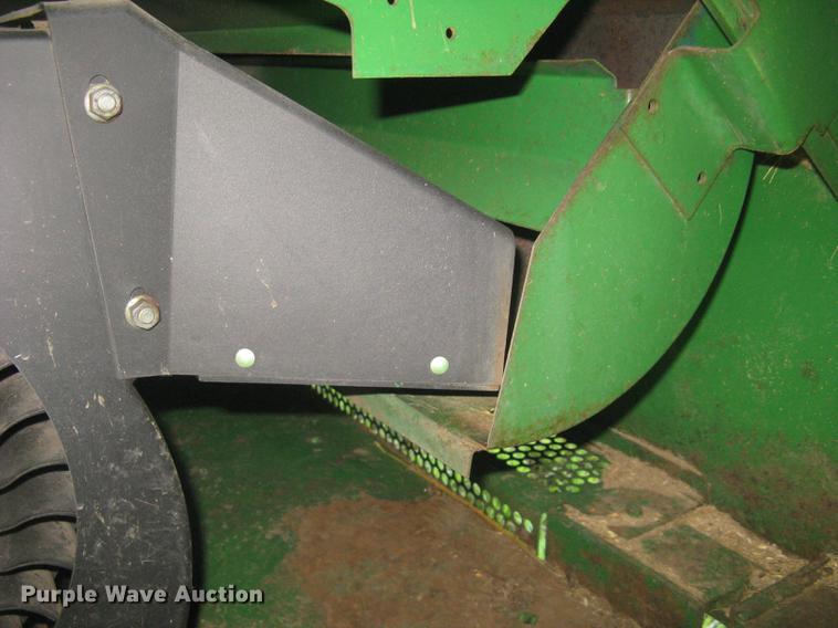 image for item DC1251 1995 John Deere 9500 combine