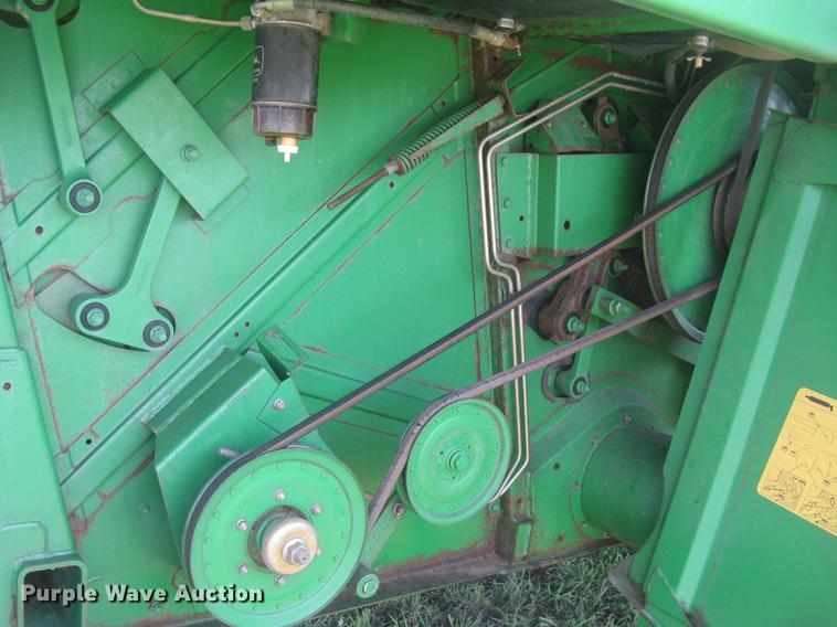 image for item DC1251 1995 John Deere 9500 combine