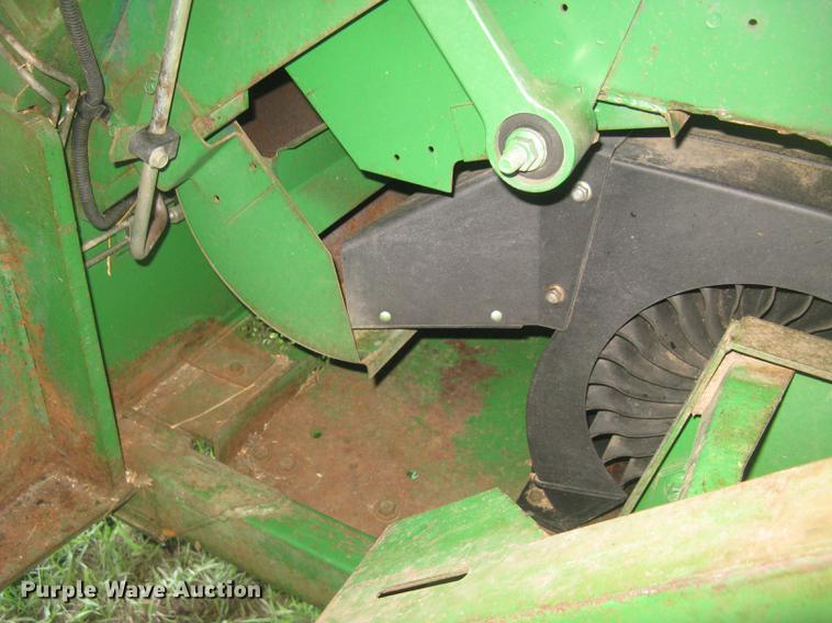 image for item DC1251 1995 John Deere 9500 combine