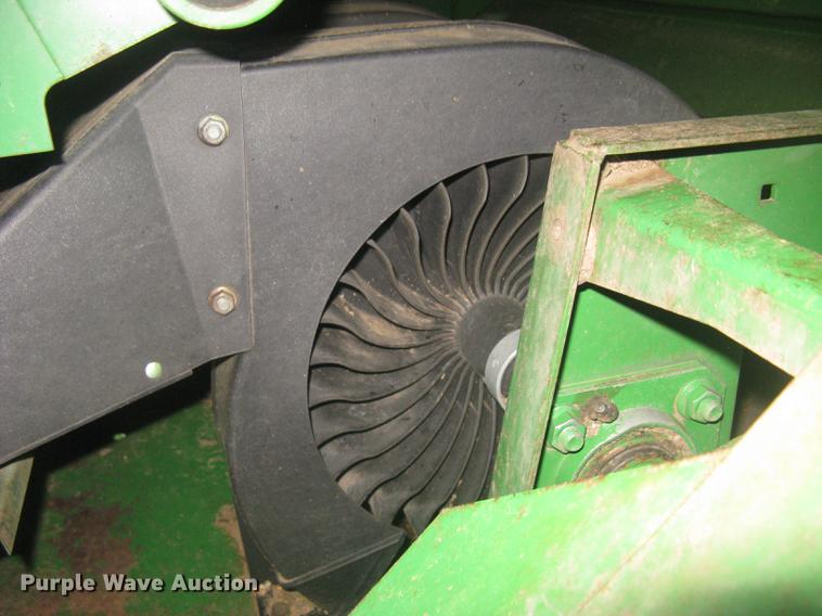 image for item DC1251 1995 John Deere 9500 combine