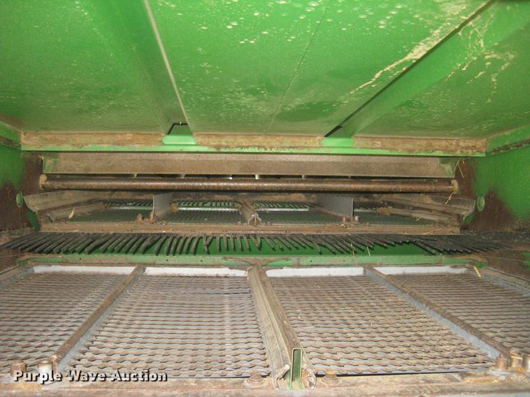 image for item DC1251 1995 John Deere 9500 combine