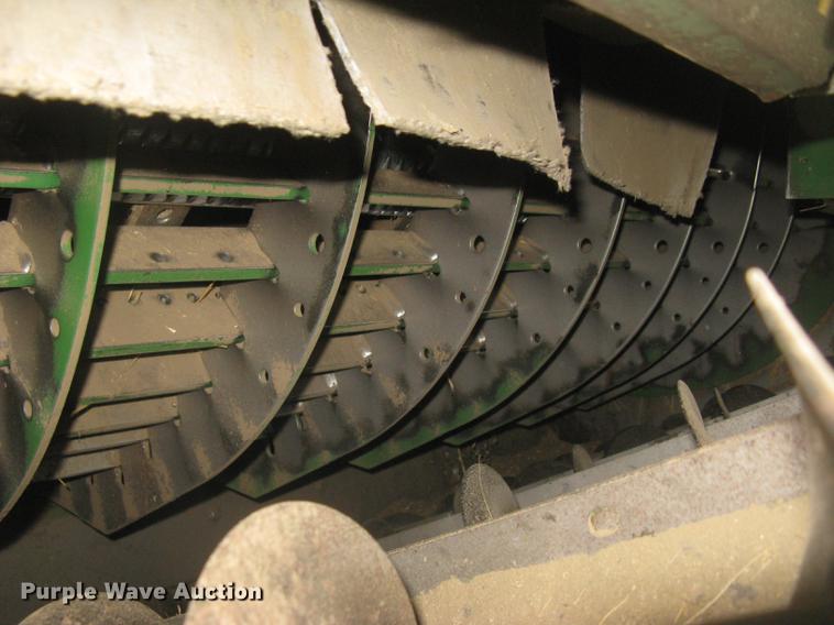 image for item DC1251 1995 John Deere 9500 combine