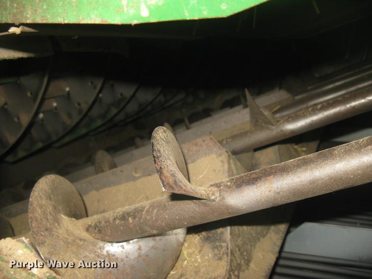 image for item DC1251 1995 John Deere 9500 combine