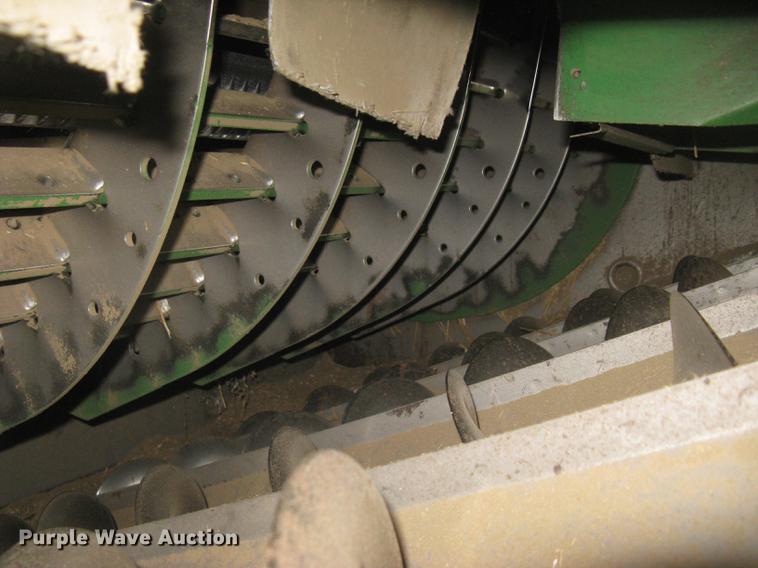 image for item DC1251 1995 John Deere 9500 combine