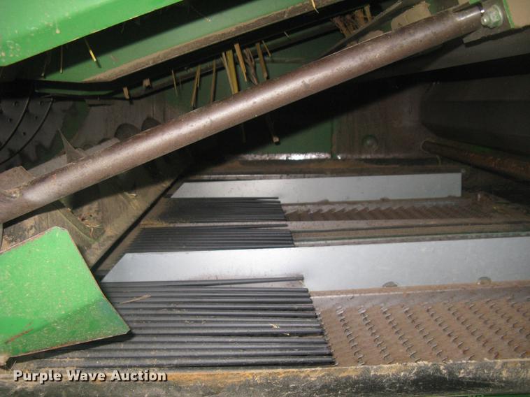 image for item DC1251 1995 John Deere 9500 combine