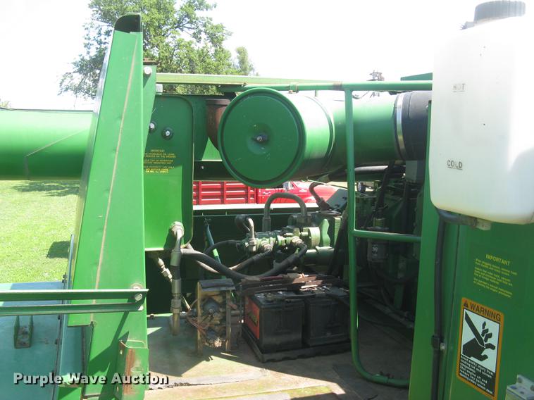 image for item DC1251 1995 John Deere 9500 combine