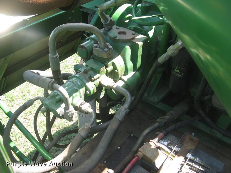 image for item DC1251 1995 John Deere 9500 combine