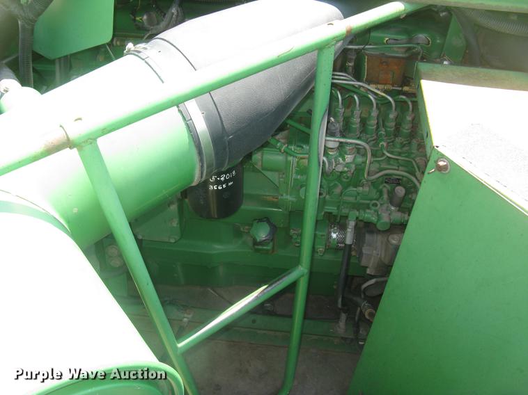 image for item DC1251 1995 John Deere 9500 combine
