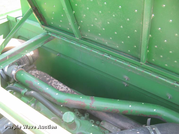 image for item DC1251 1995 John Deere 9500 combine