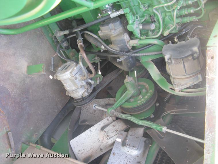 image for item DC1251 1995 John Deere 9500 combine