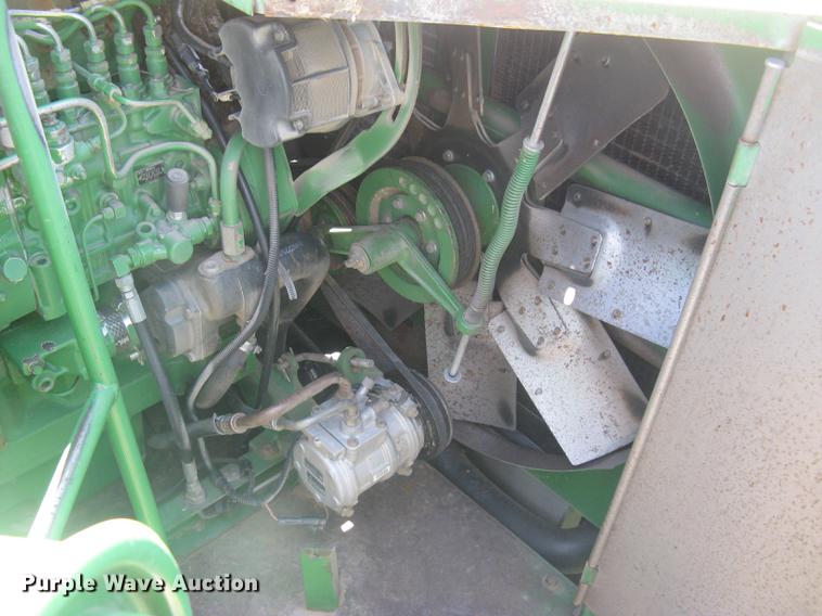 image for item DC1251 1995 John Deere 9500 combine