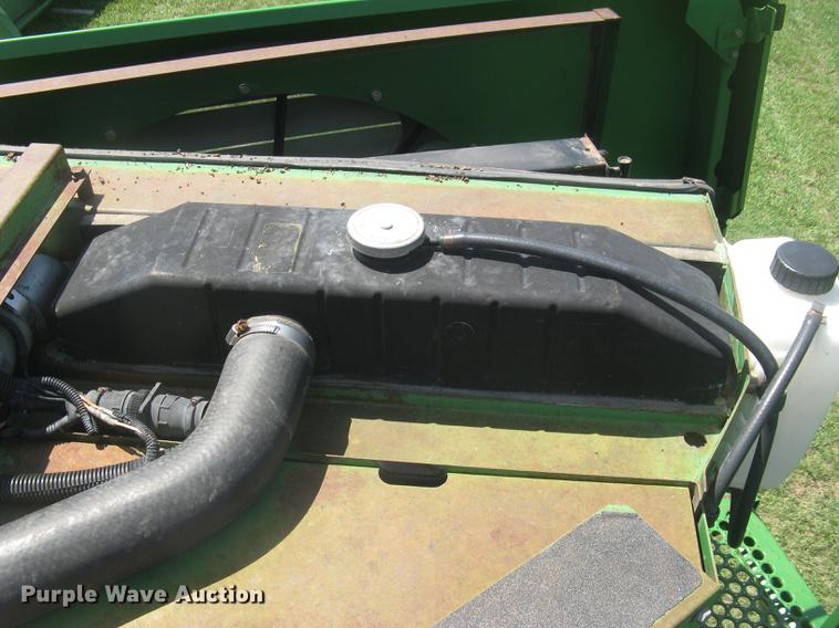 image for item DC1251 1995 John Deere 9500 combine