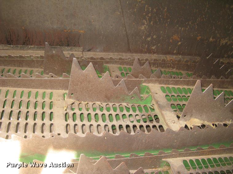 image for item DC1251 1995 John Deere 9500 combine