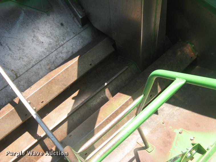 image for item DC1251 1995 John Deere 9500 combine